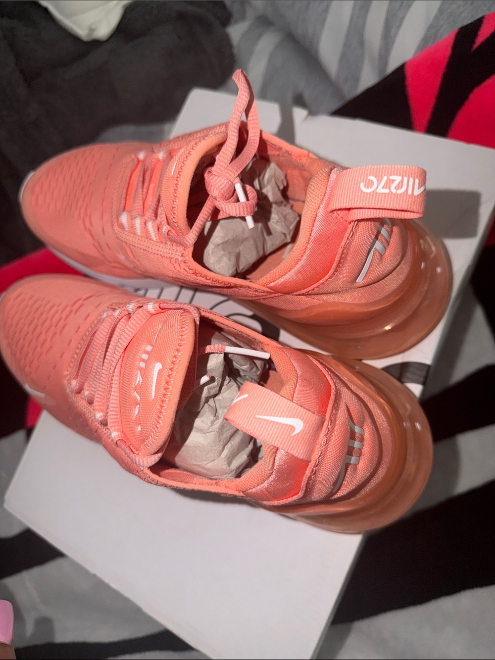 Nike Air Max 270 in Crimson Bliss / White / White
Women’s Size 9.5 - Picture 5 of 8